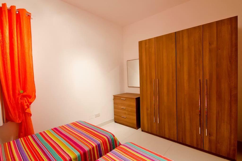 Ferienwohnung Crescent Court F St. Paul's Bay Exterior foto